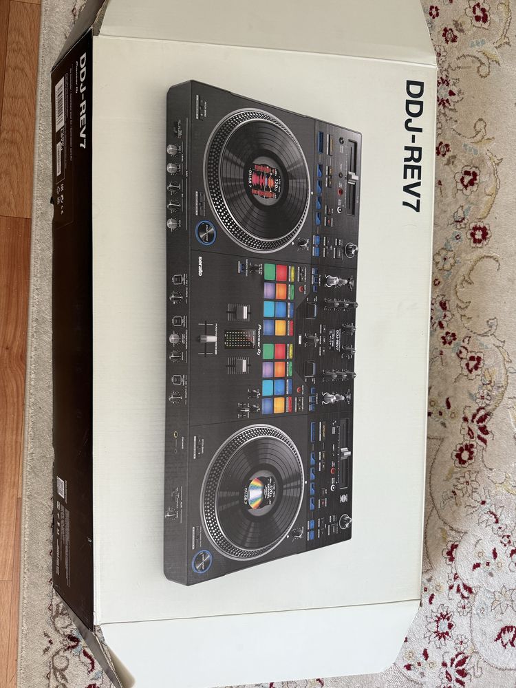 DDJ-REV7 почти новый