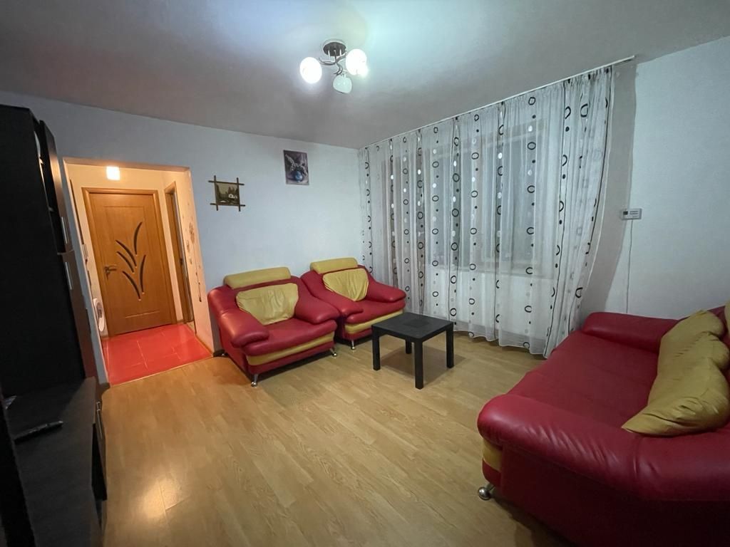 Închiriez apartament cu 2 camere