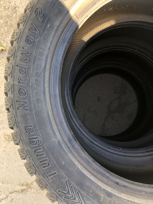 Зимняя шипованная резина 205/55/r16