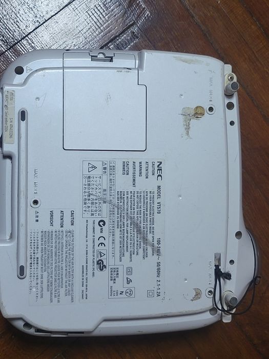 Vând videoproiectoare