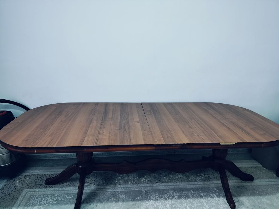 Стол для гостиной