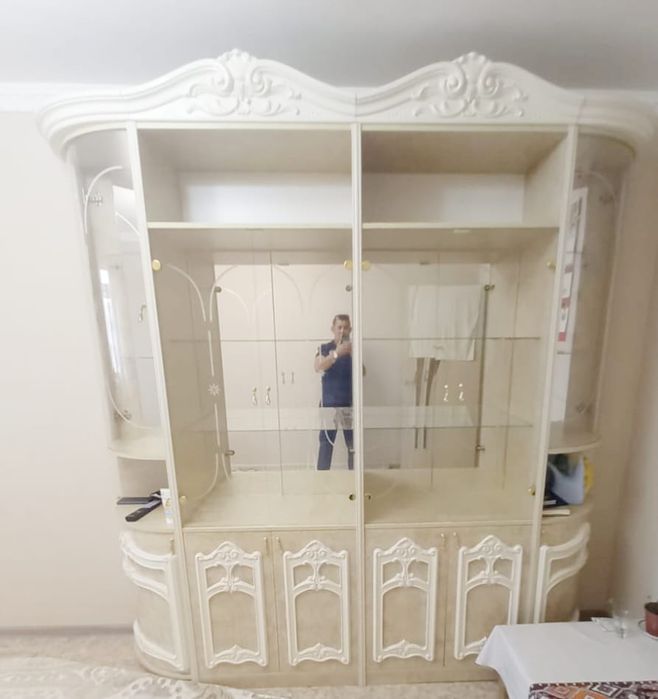 Гостиная стенка в хорошем состояний