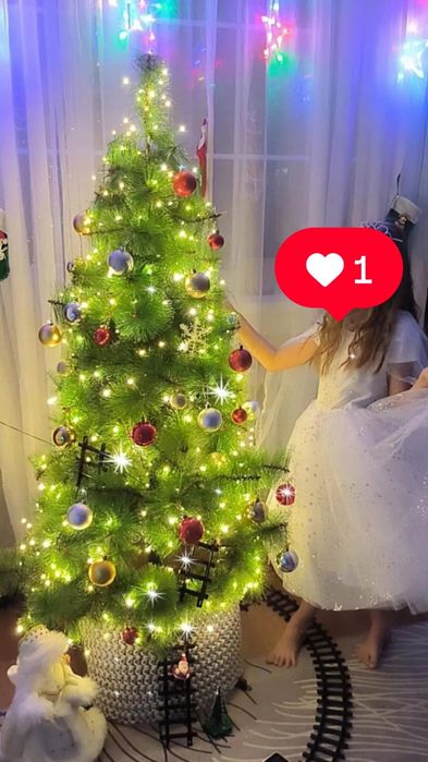 Продам елку 160см. В отличном состоянии