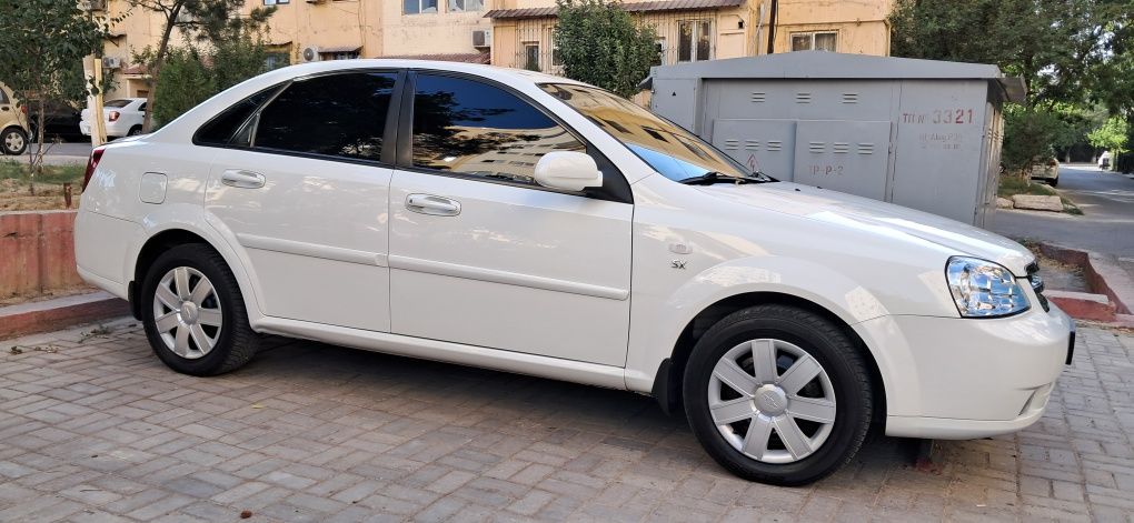 Lacetti 2012 Mexanika 1.8 obyom