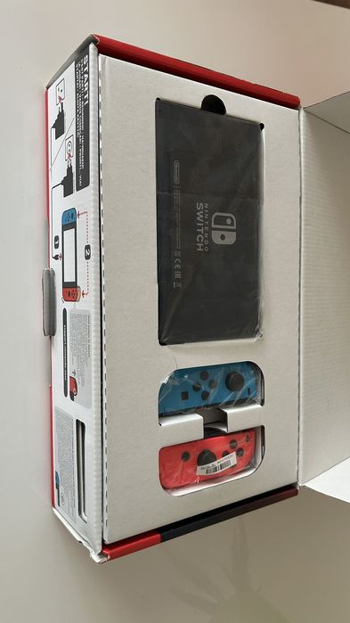 Nintendo Switch – Red & Blue (конзола + комплект аксесоари)

Продавам
