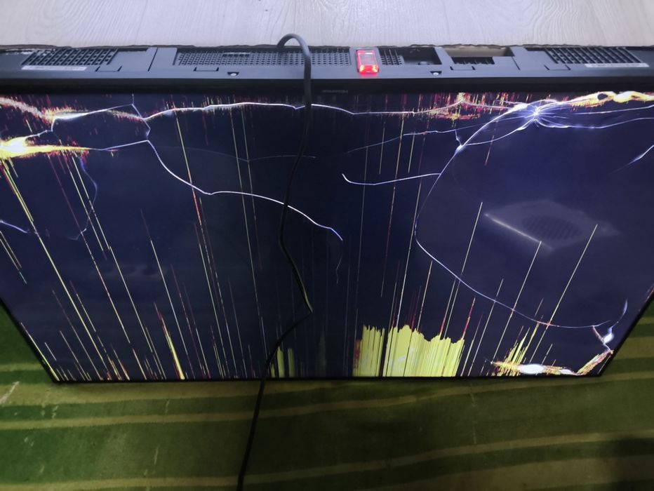 Продам телевизор на запчасти