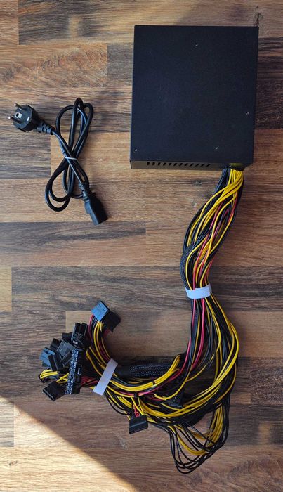 Захранване: T.F.SKYWINDINTL 2000W ATX