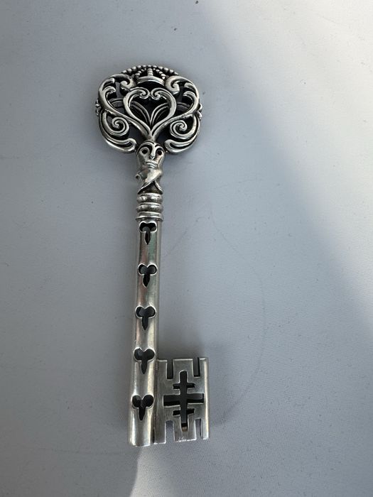 Cheia succesului din argint