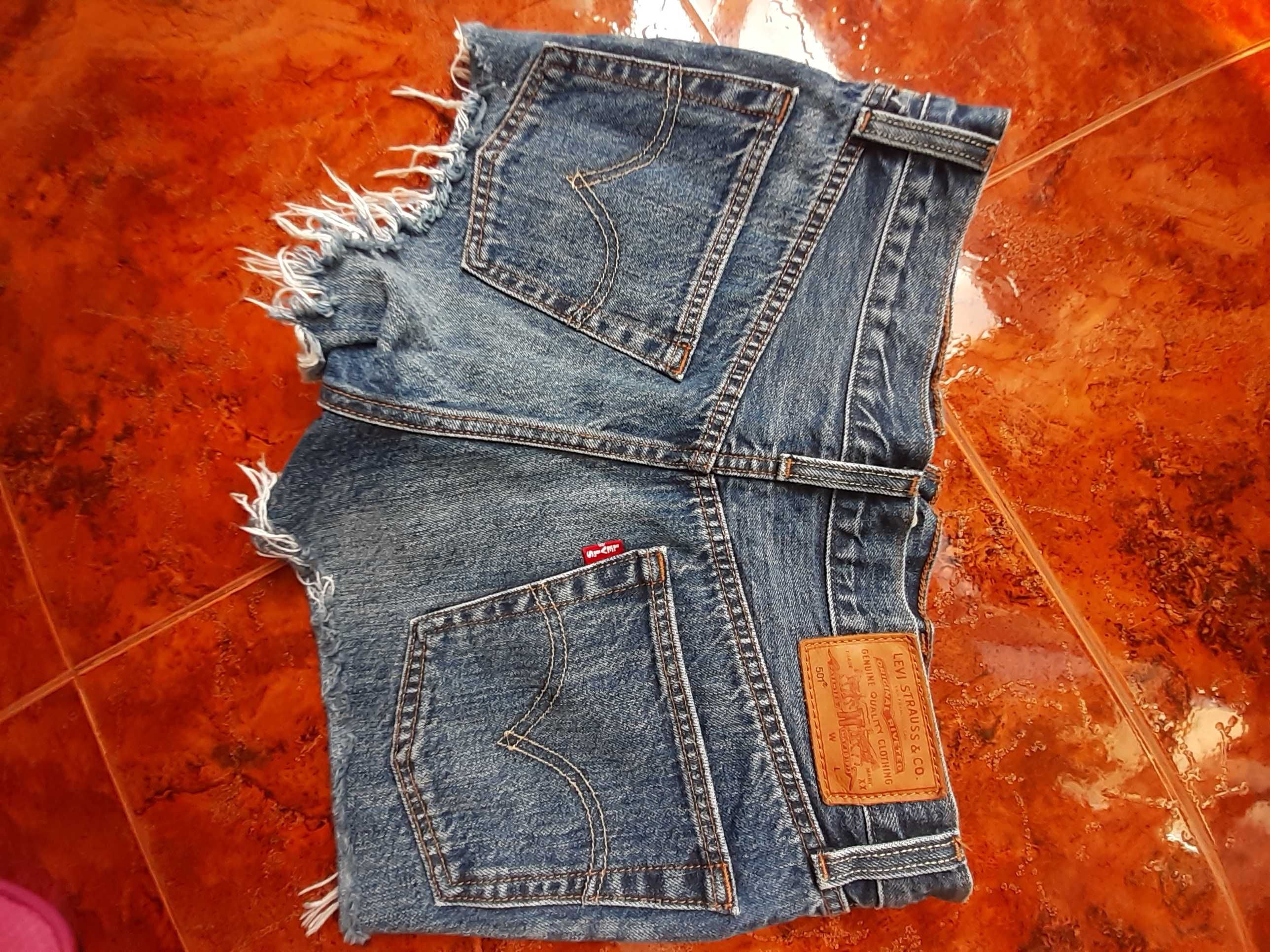 Pantaloni scurți Orsay nr 34