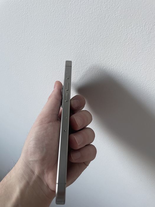 Vând Iphone 16 pro max un tera