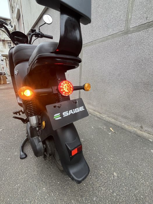 Vand Scuter Electric fara permis impecabil