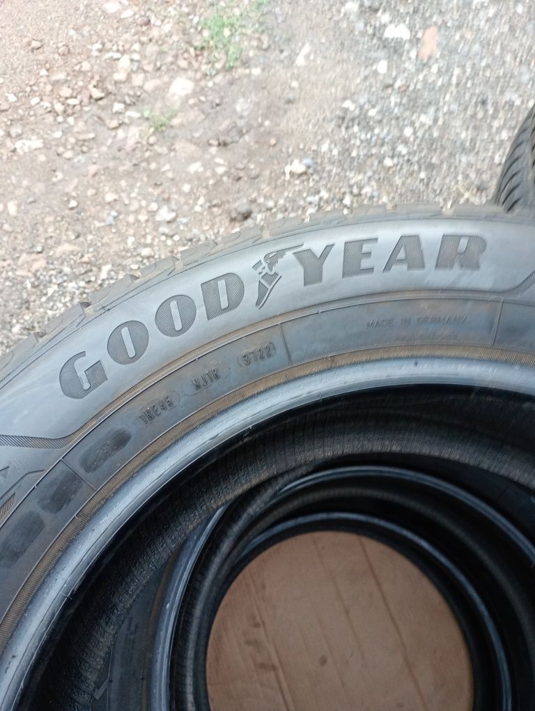 235/60/18 Good Year 4 бр 2022
