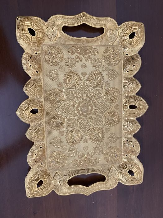 Поднос железный красивый