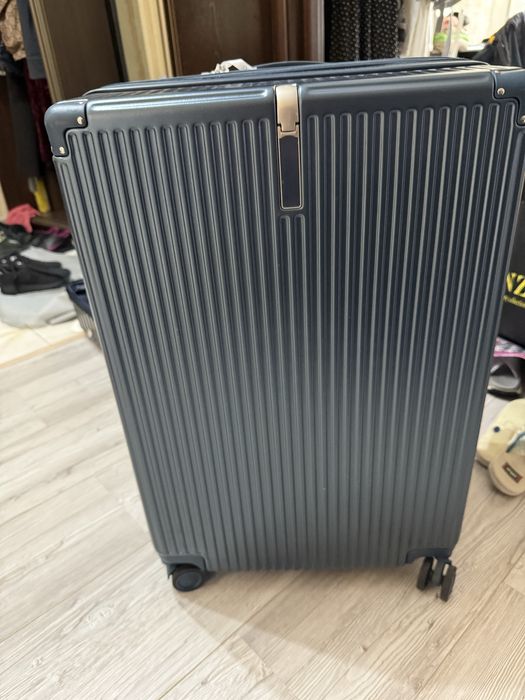 Дорожный чемодан