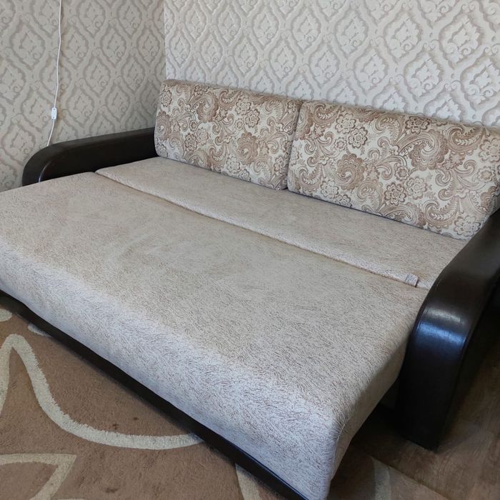 Продается диван в хорошем состоянии