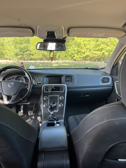 Vând Volvo V60 2.0 TDI