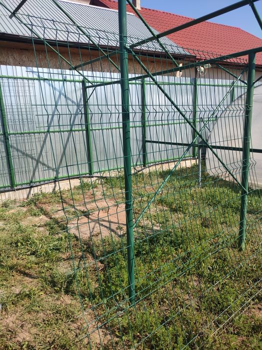 Plasa Bordurata doua bucati! Dimensiuni 2m inaltime pe 2.5 latime!