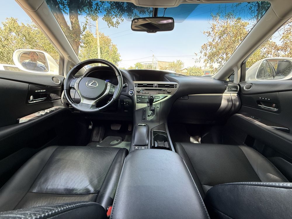 Lexus RX450h срочно сотилади