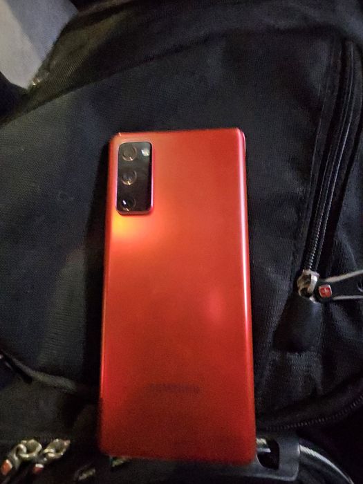 Samsung S20FE читайте описание