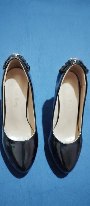 Туфли сотилади Продаётся туфли