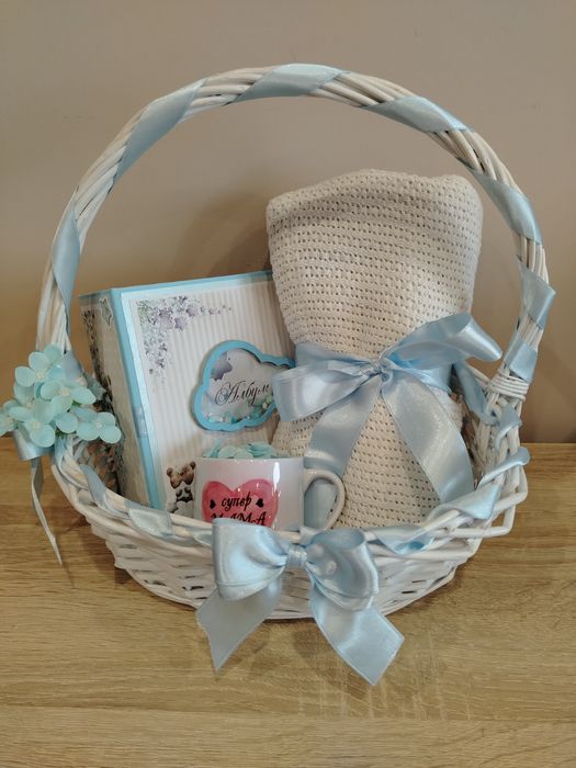 Подарък за изписване на бебе, подарък за новородено, подарък за погача