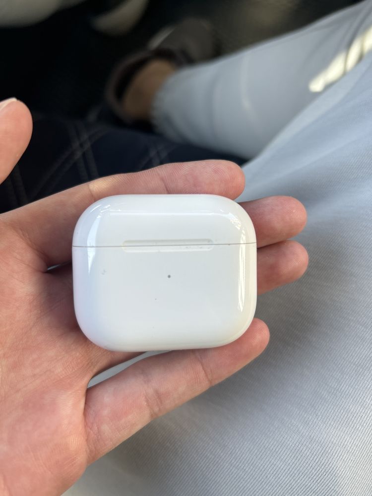 продам Airpods 3