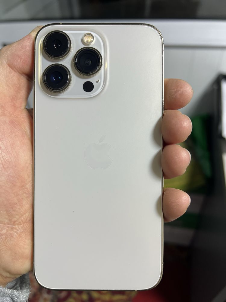 iphon 13 pro holati idyal hamma joyi arginal  yoks (76%) xotirasi 128