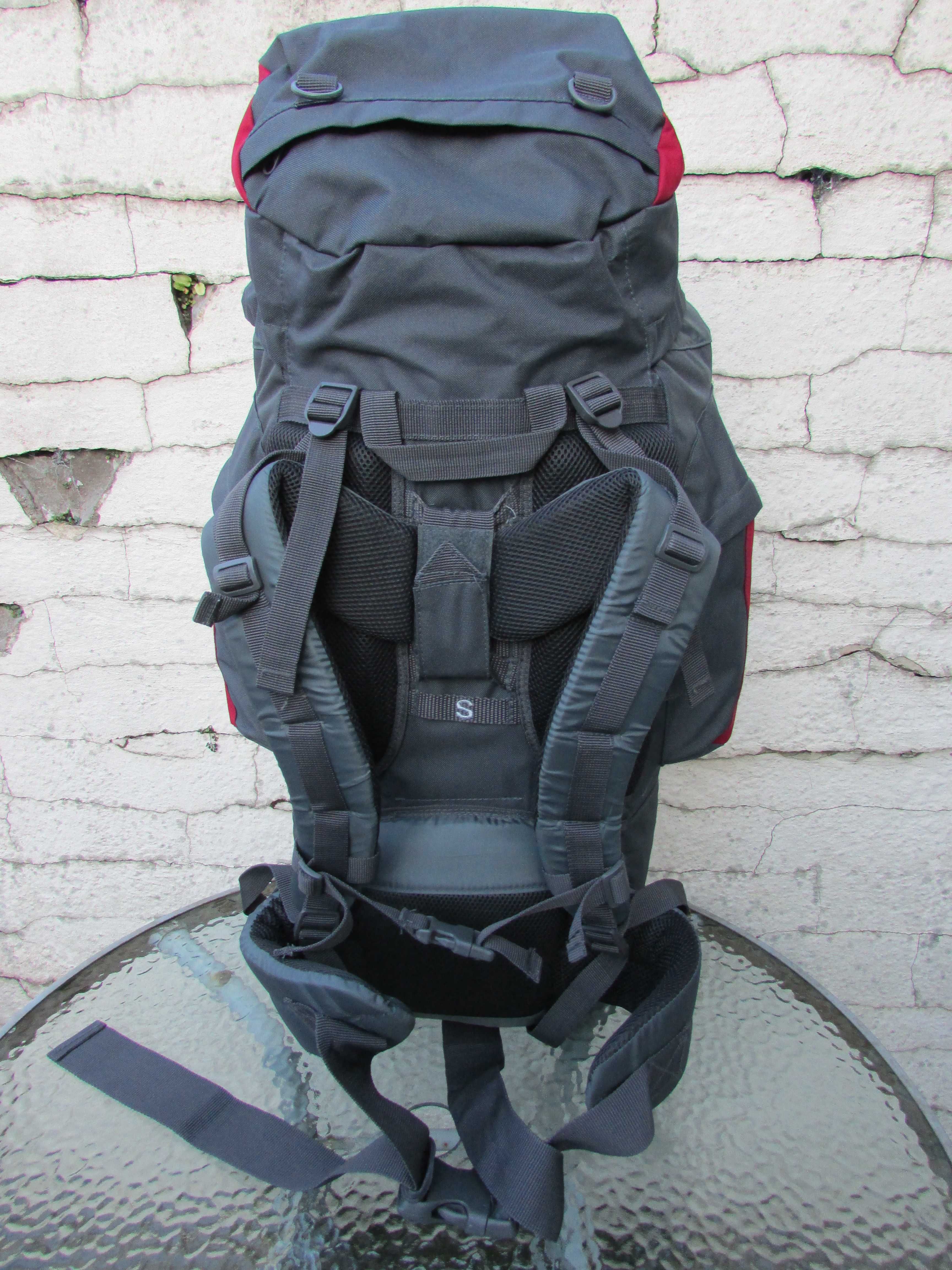 Туристическа раница Mountain Warehouse Tor 65L