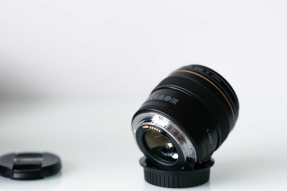 Canon 85mm f 1.8 USM impecabil, sharp, vand sau schimb