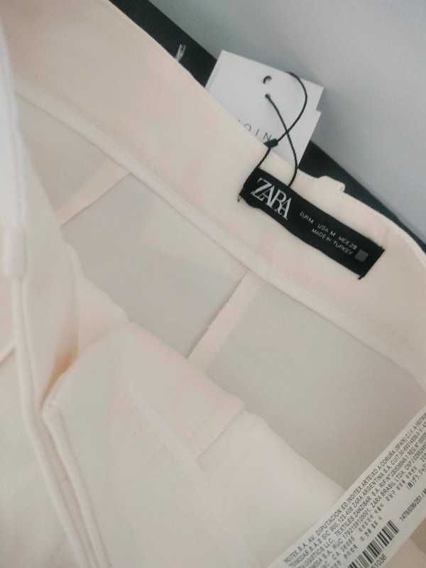 Pantaloni scurți Zara