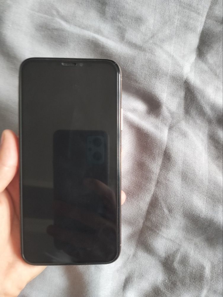 Iphone Xs  yahwi holatda