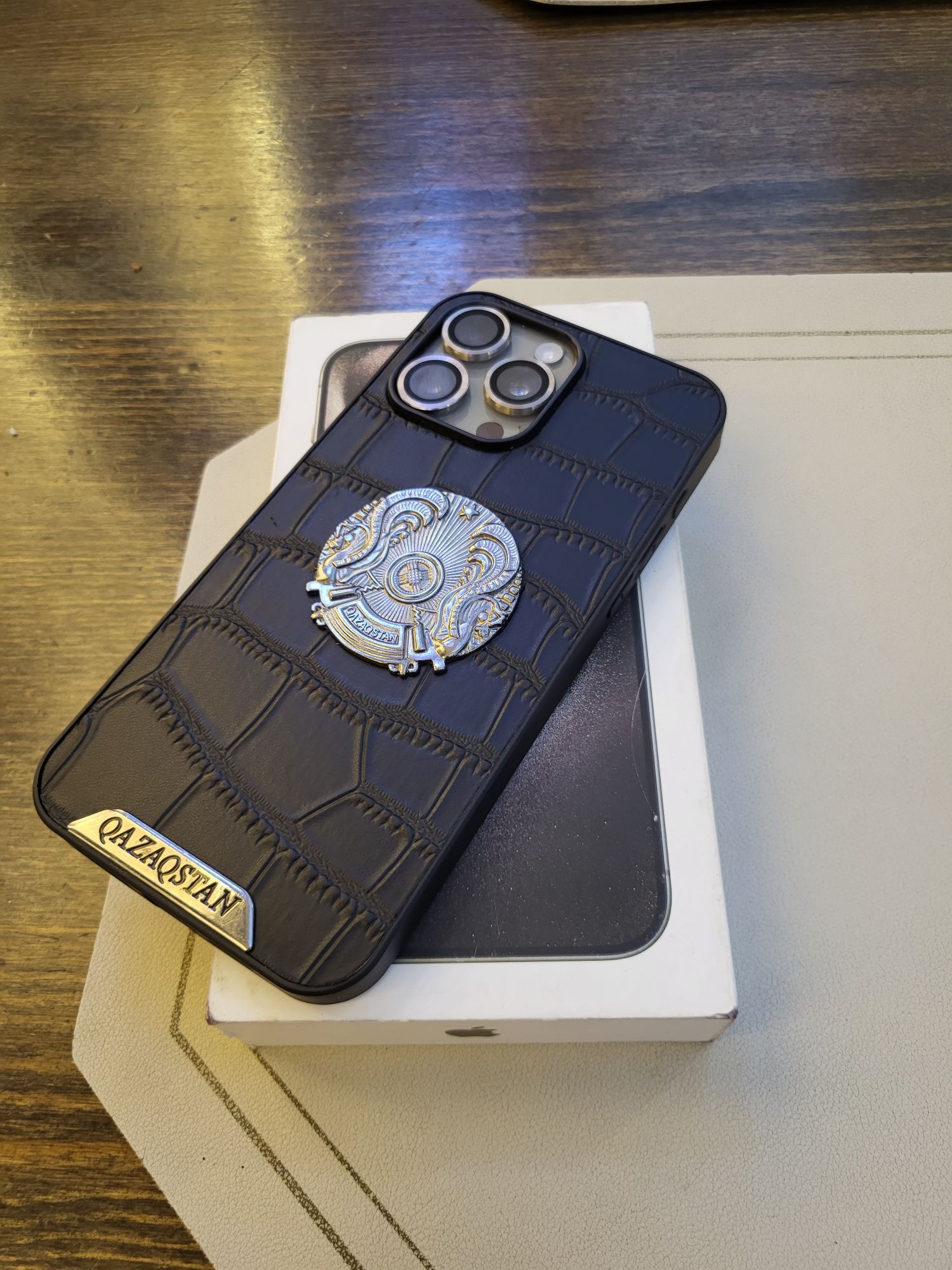 Продам iPhone 15 Pro Max 1TB новый почти