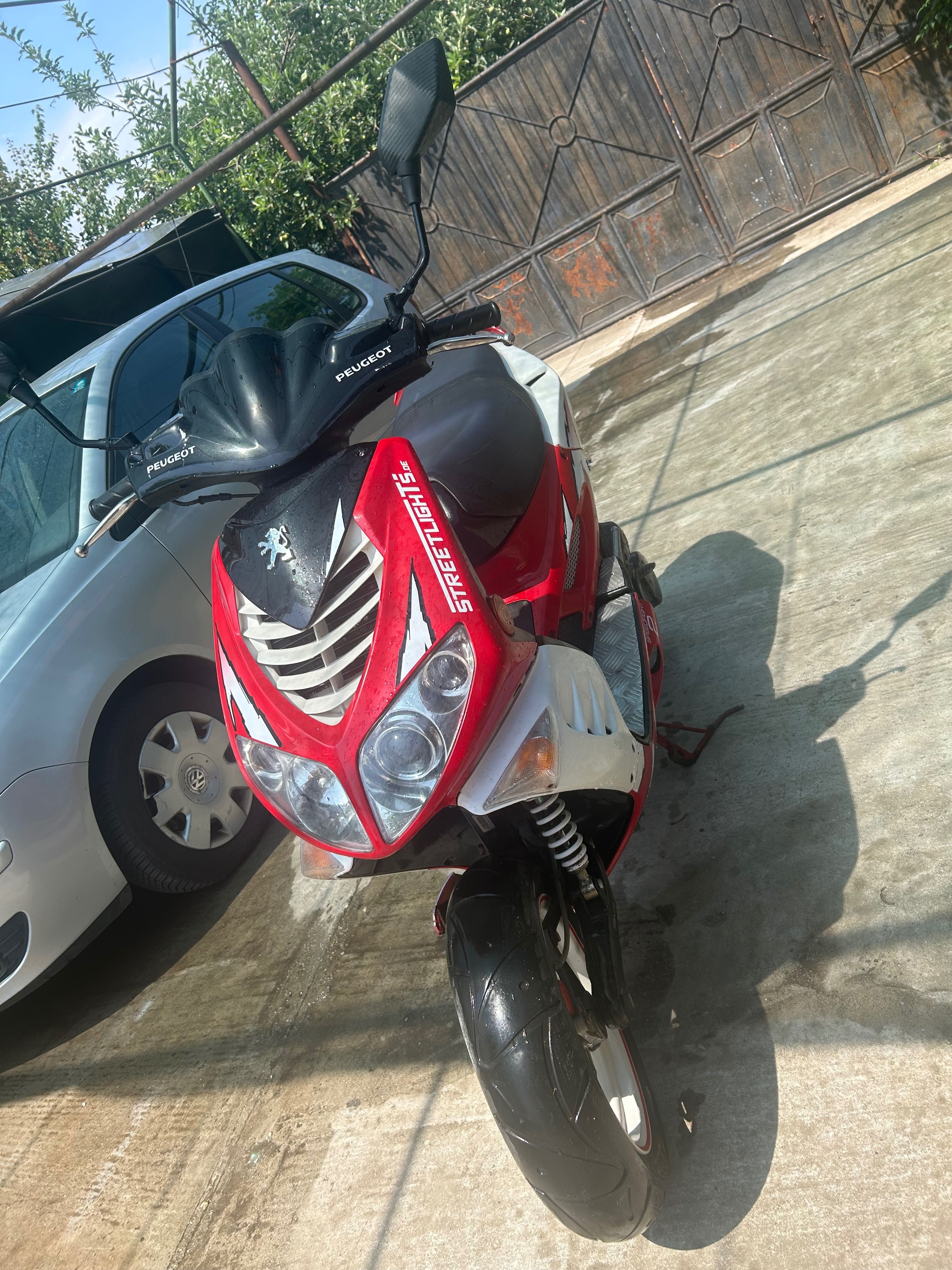 Vând Peugeot speedfight 2 cu acte