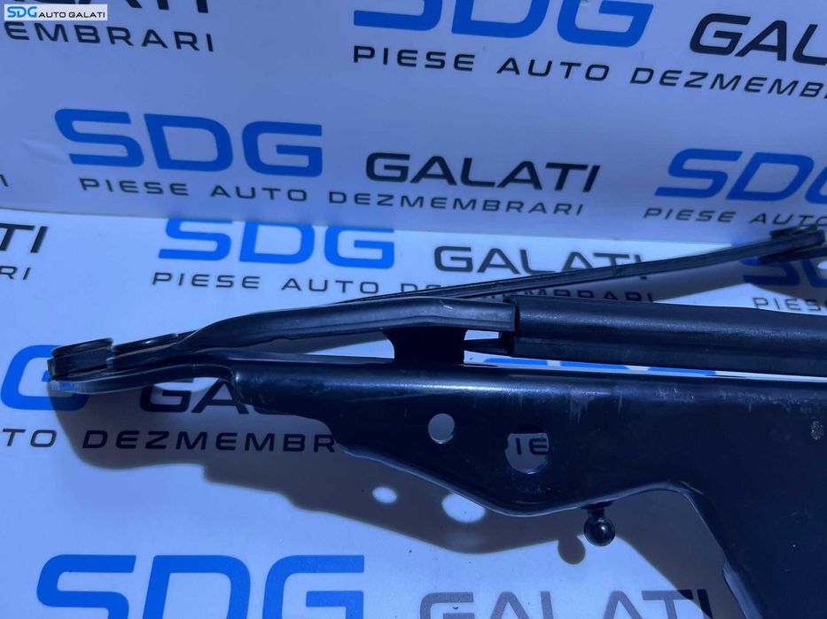 Balama Dreapta Capac Capota Portbagaj Volkswagen EOS 2006 - 2016 Cod 1Q0827302C