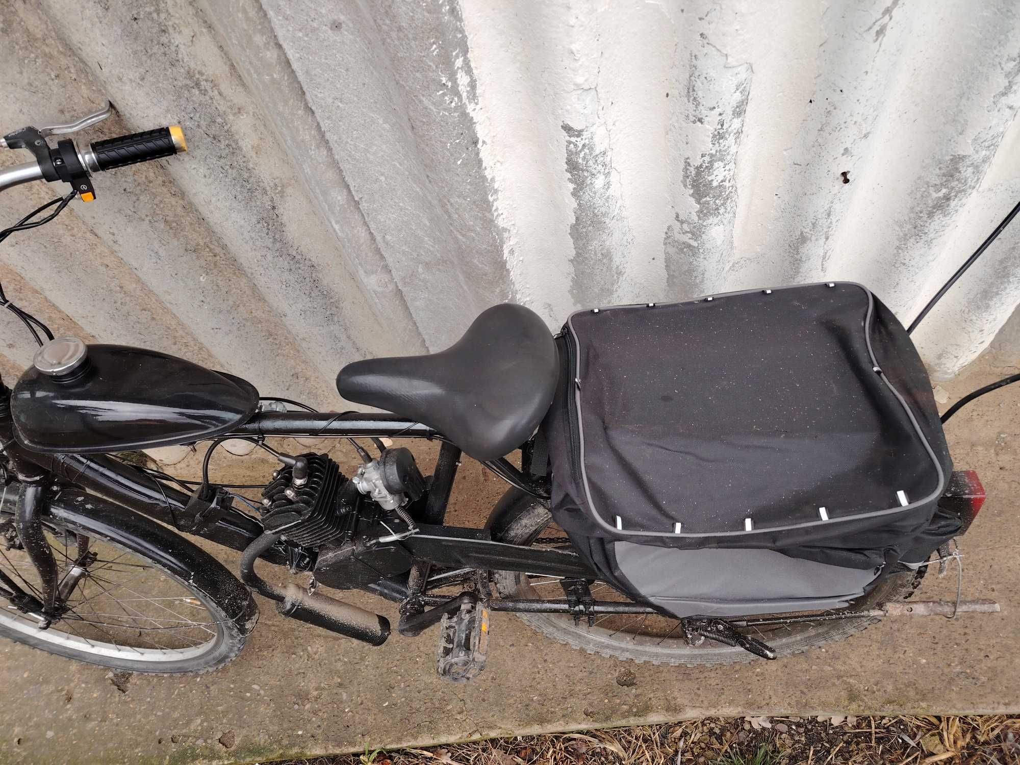 Vând bicicleta cu motor de 80