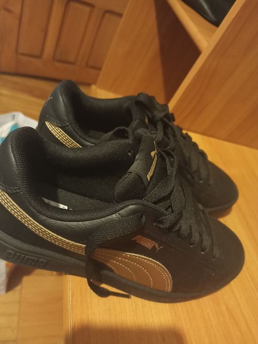 Vând adidași Puma originali, mărimea 38