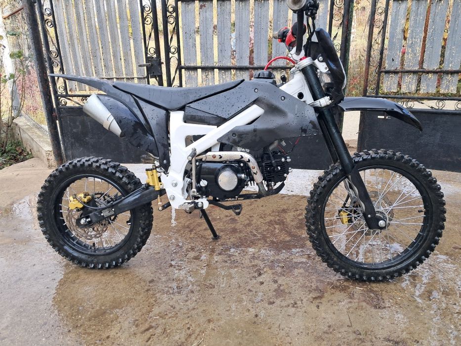 Vand cross 125cc aproape nou,cititi descrierea