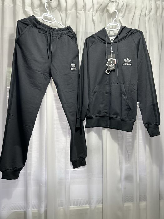 Trening Adidas bumbac , marimi disponibile S,M,L,XL