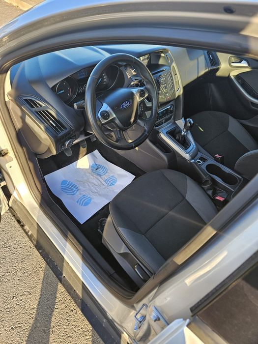 Ford Focus 1.6 Hatchback 2012