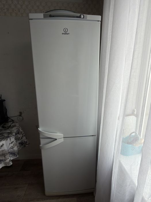 Холодильник INDESIT рабочий