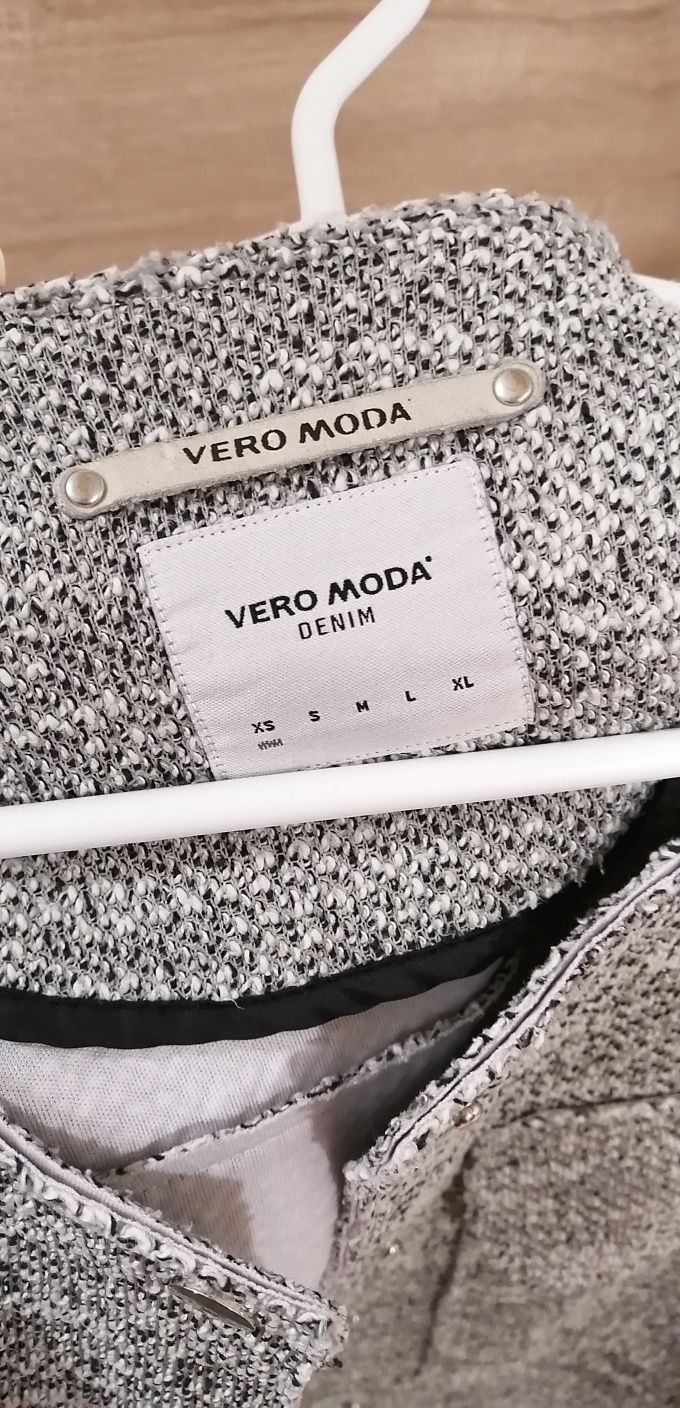 Тънко палто Vero Moda