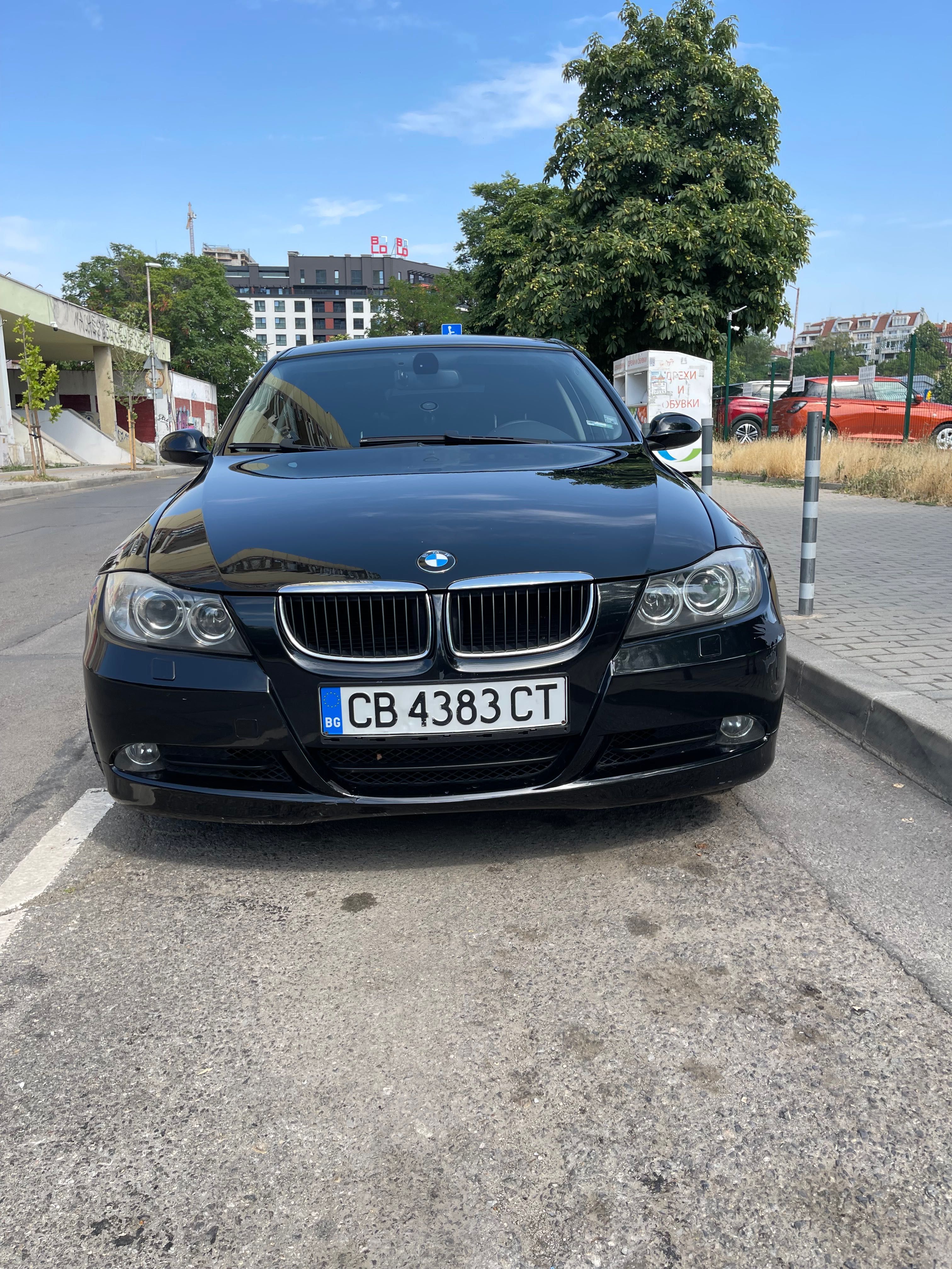 Продавам BMW 320I