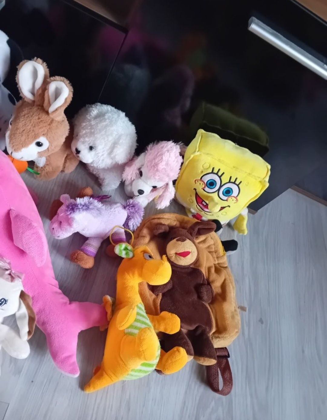 Кошара пълна с плюшени играчки