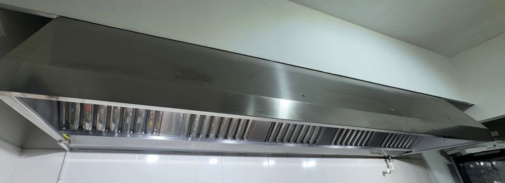 Hotă profesională din inox – 3 metri, cu filtre incluse (fără motor)