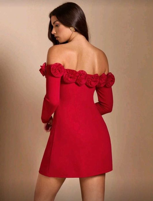 Дамска рокля, червена, отговаря на размер S