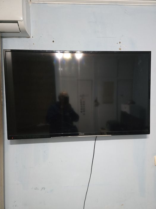 Продавамтелевизор хитачи