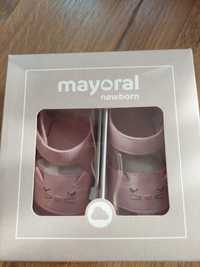Чисто нови бебешки обувки Mayoral