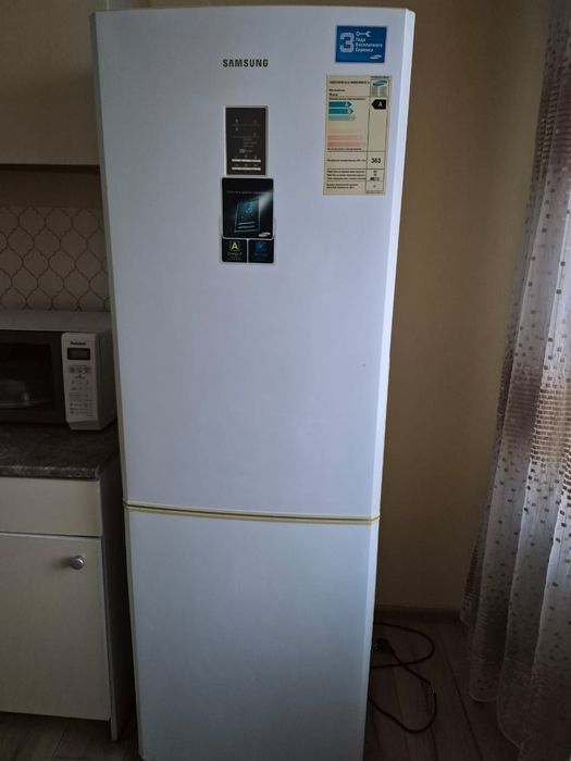 Холодильник Samsung