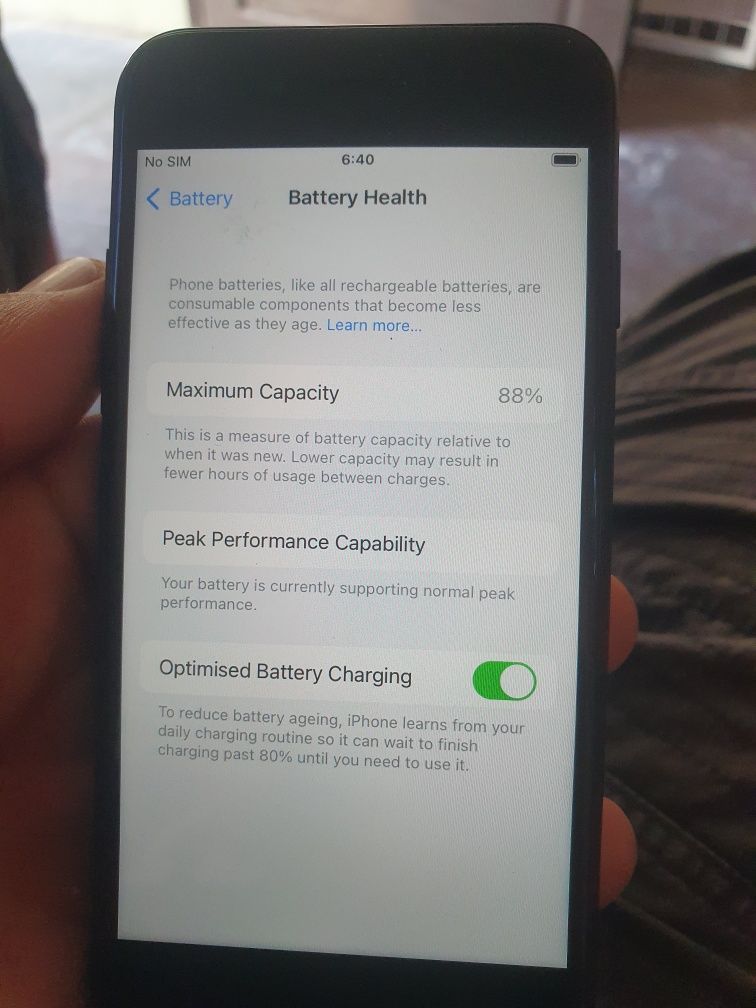 iphone 7 нямат забележи 2 броя 128 гб 88%батерия