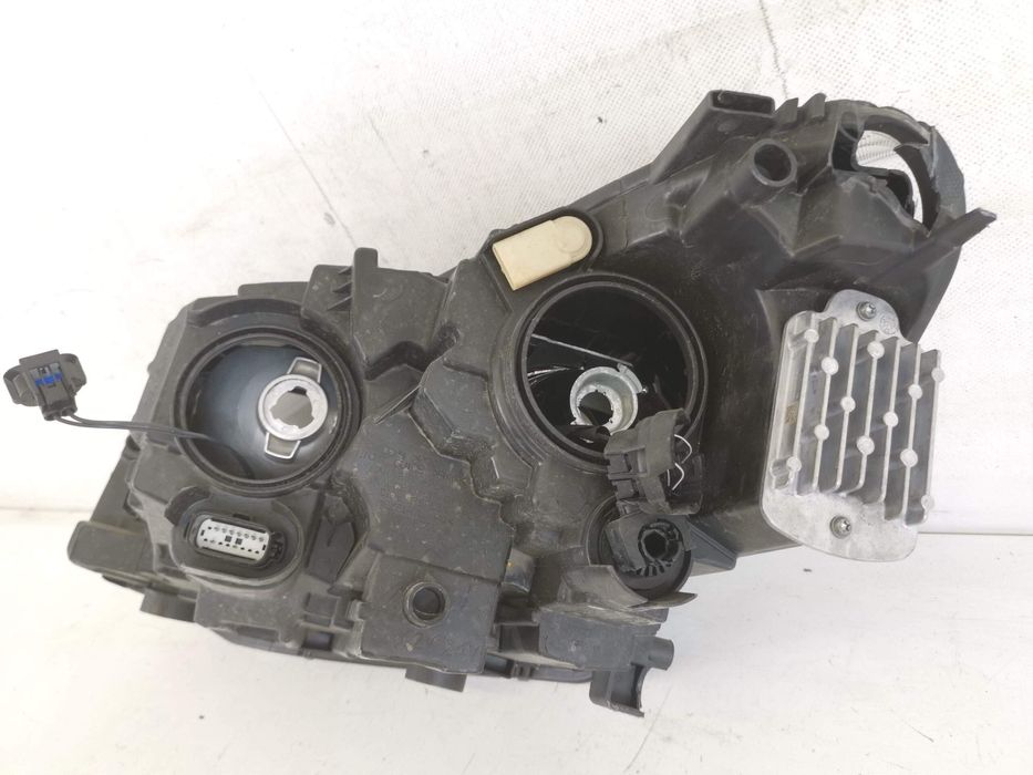 Десен фар Куга / Desен far Kuga 3 [ - ] Оригинален повреден